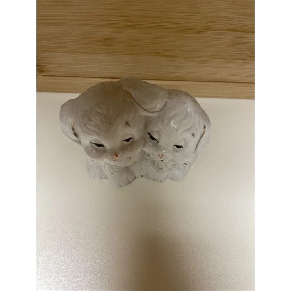 Vintage Puppy Dogs Figurine Porcelain Ceramic White‎ W/Gold Spots China